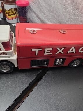 Texaco Vintage 1960's pressed steel jet fuel tanker truck Park Plastic Linden NJ